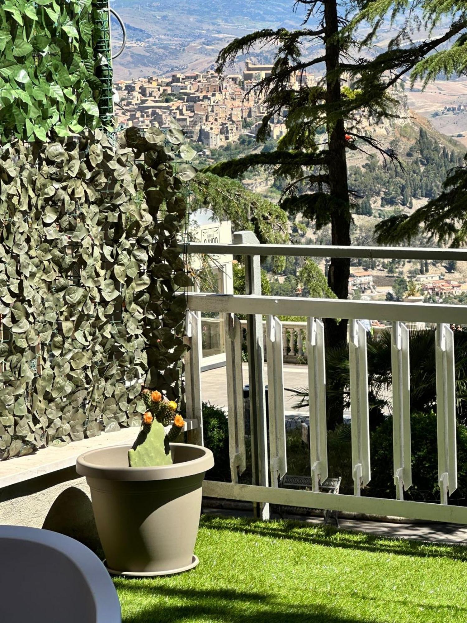 Doctor House Standard, Suites & Luxury Rooms Enna Kültér fotó